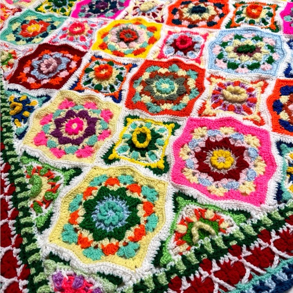 Persian style Flower granny afghan Handmade Crochet blanket 50” x 50” - Picture 9 of 10